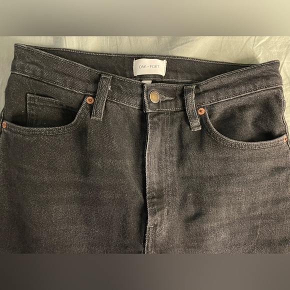 OAK ESSENTIAL STRAIGHT LEG HIGH-RISE JEAN
Washed Black Size 28 Lightly worn 9/10 - Picture 5 of 8